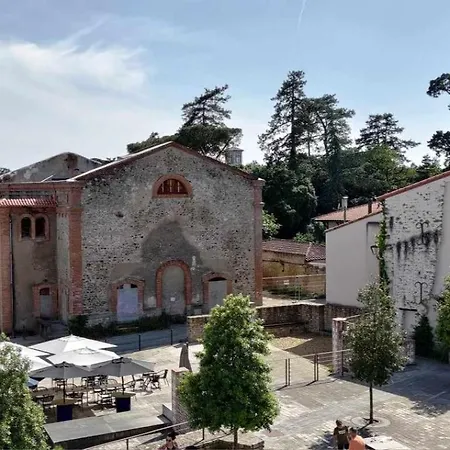 Plein De Charme Avec Terrasse Ensoleillee